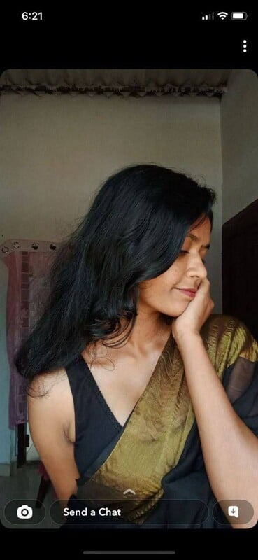 Indian saree college girl revealed big round boobs