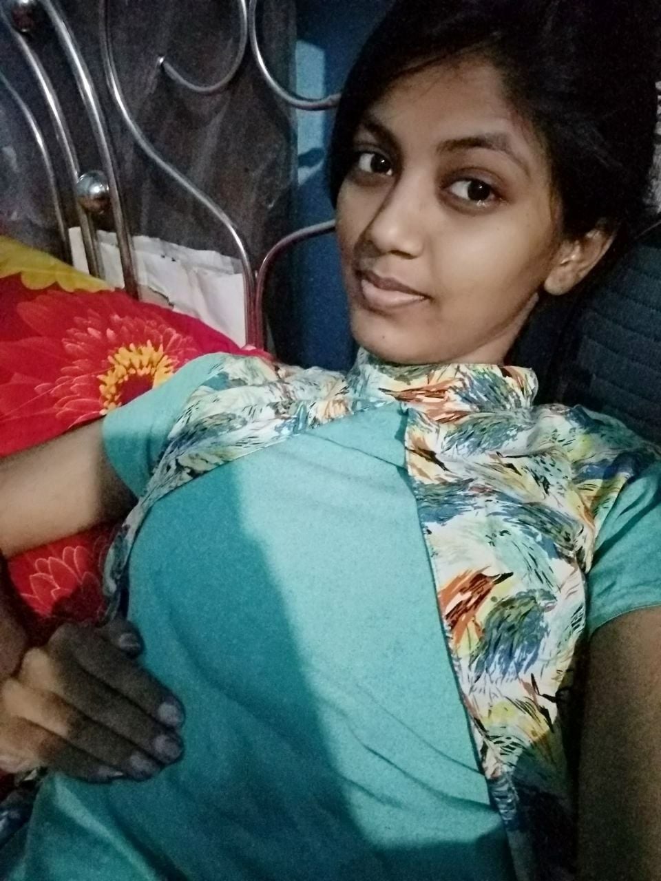 Bengaluru college girl boobs showing hot photos
