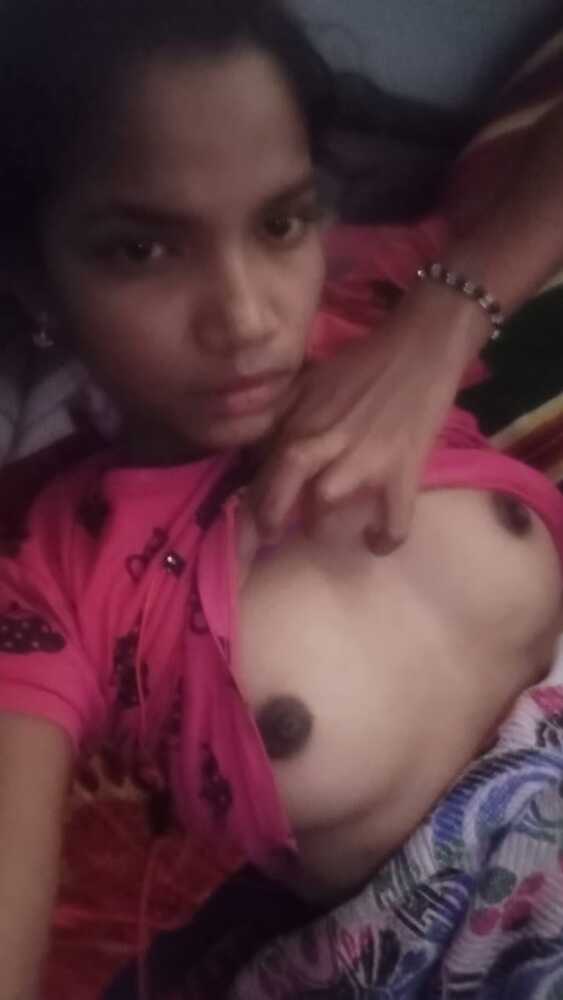 Slim Tamil college girl nude selfie pics