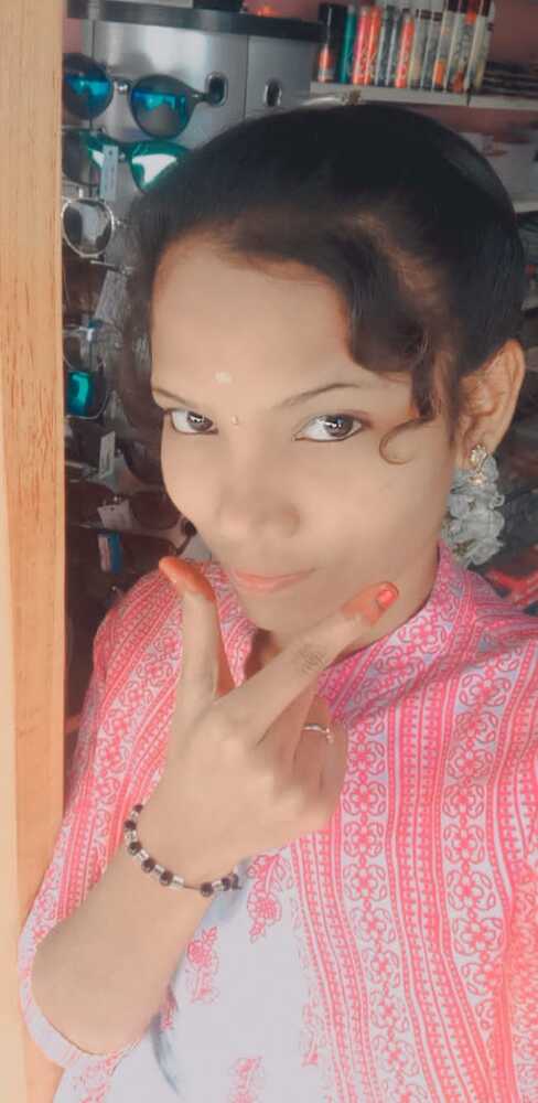 Slim Tamil college girl nude selfie pics