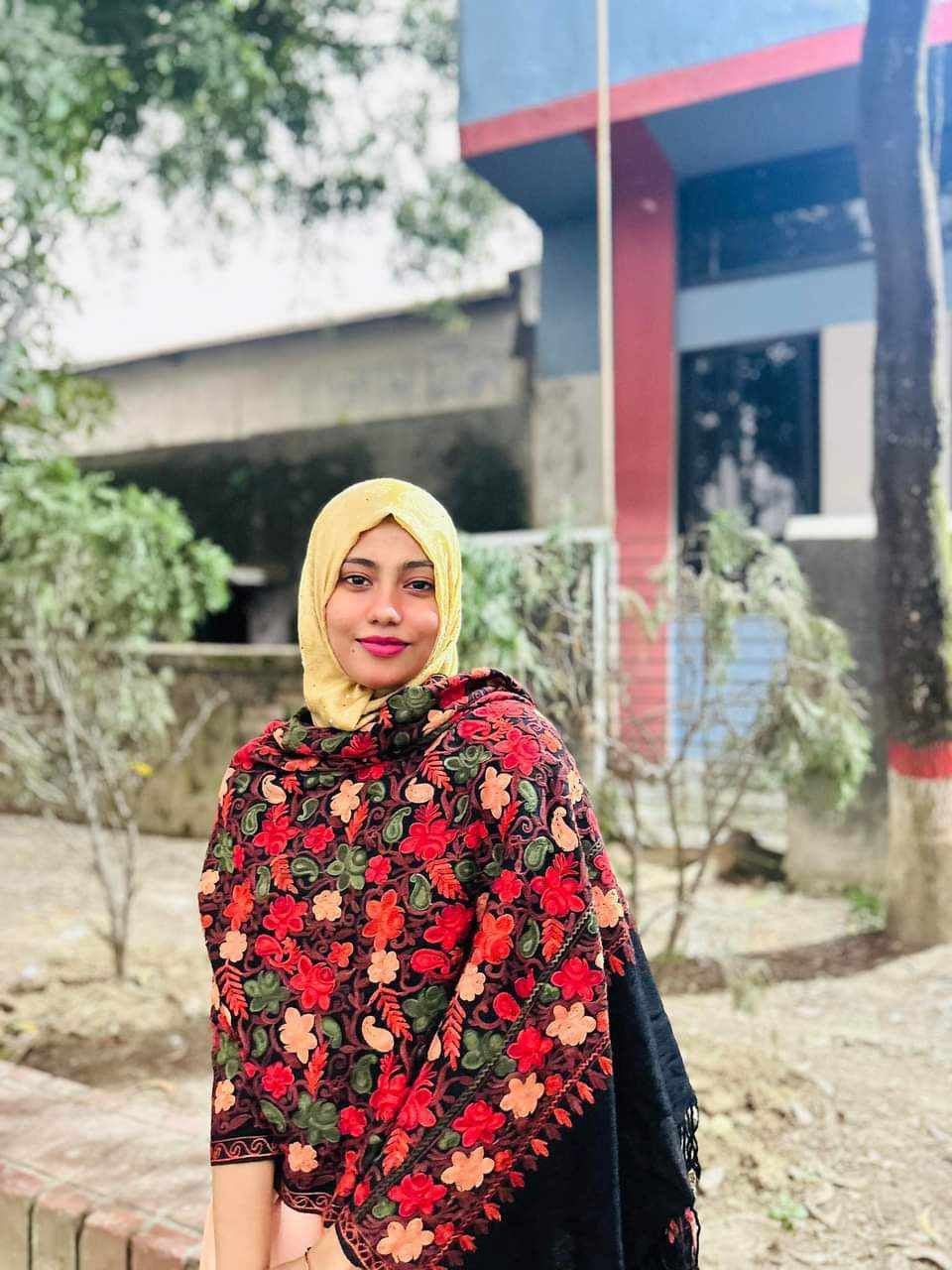 Bangladeshi hijab girl nude selfies turns hot