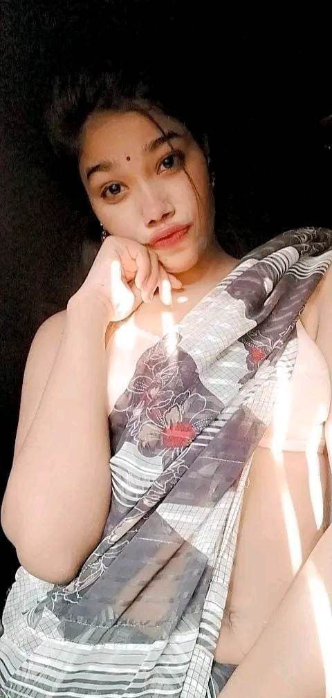 Beautiful Bengali girl one side boob show