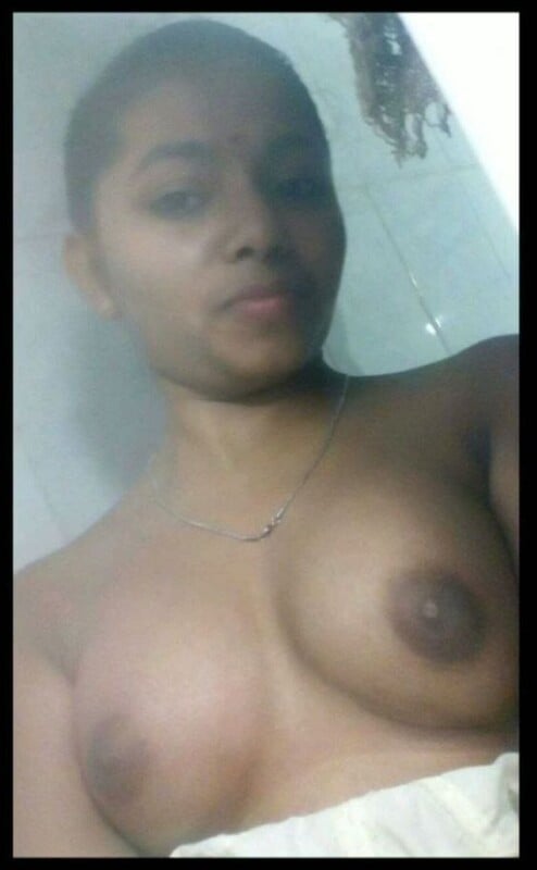 Tamil girl deep cleavage and topless photos