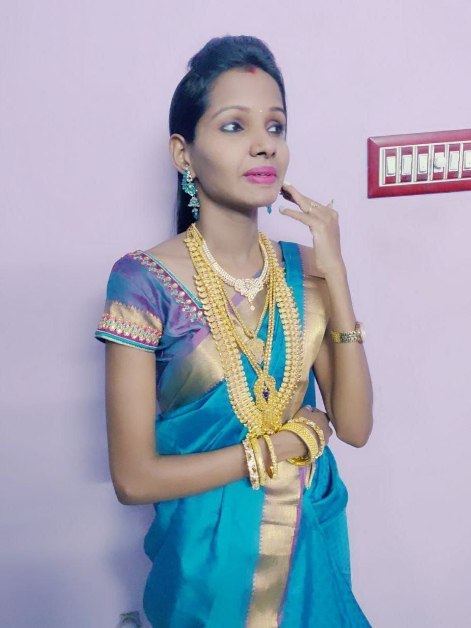 Tamil GF naked for first time with lover pics