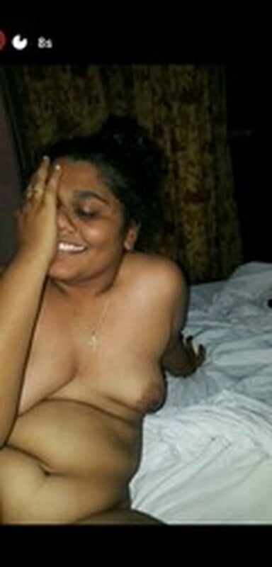 Desi girl nude blowjob and sex photos with lover