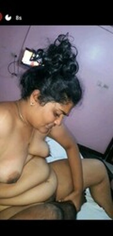 Desi girl nude blowjob and sex photos with lover