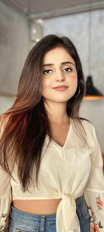 Beautiful Indian girlfriend boob showing rare pic