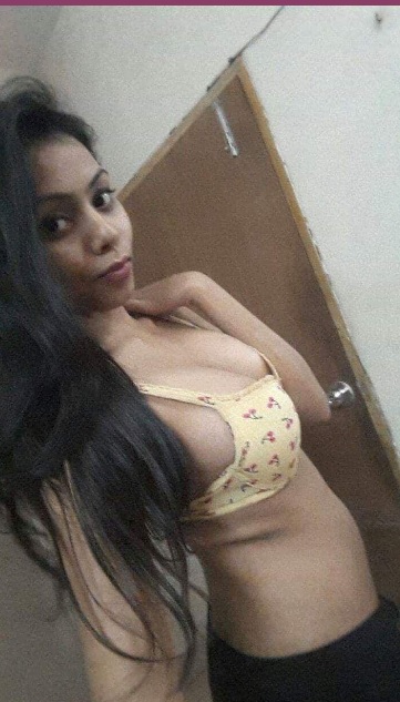 Indore amateur girl blowjob and nude photos