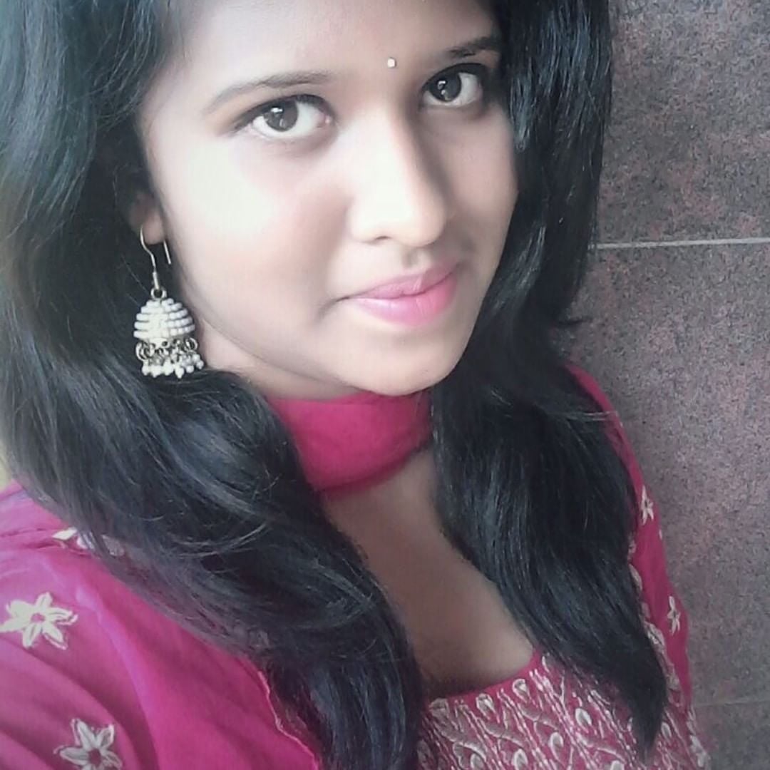 Bengaluru college girl posing nude photos