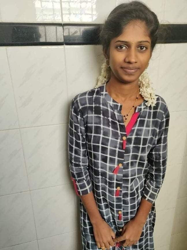 Telugu girl boobs showing topless photos