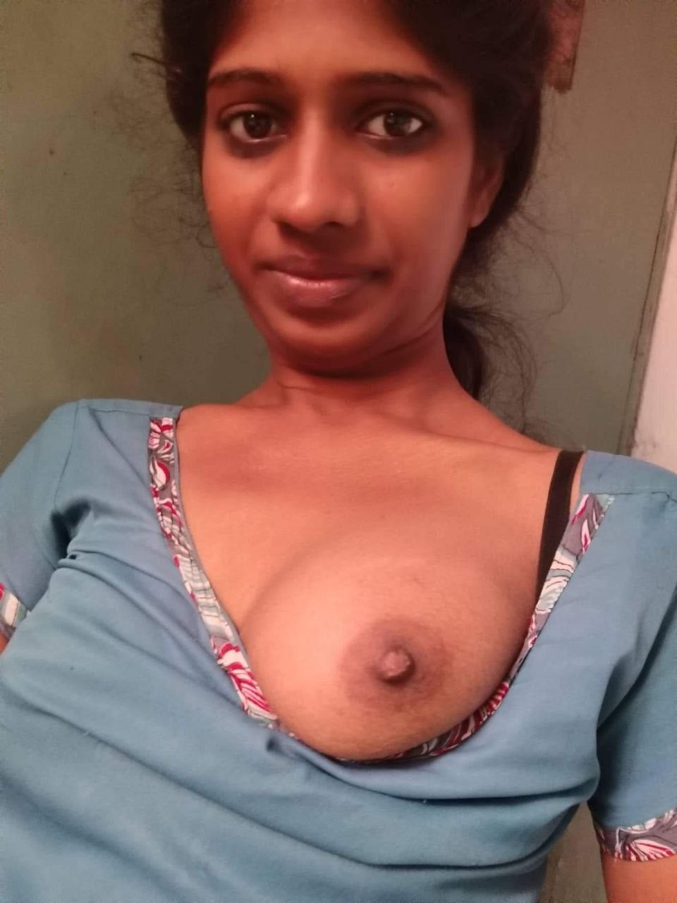 Telugu girl boobs showing topless photos