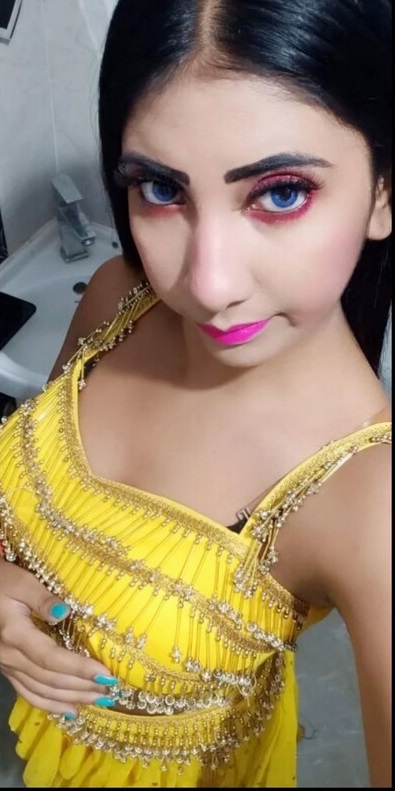 Blue eyes Bangla girl topless sexy pics exposed