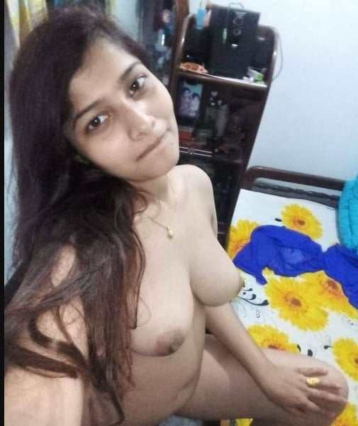 Bengali college girl hot shapely boobs photos