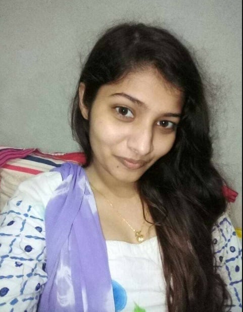 Bengali college girl hot shapely boobs photos
