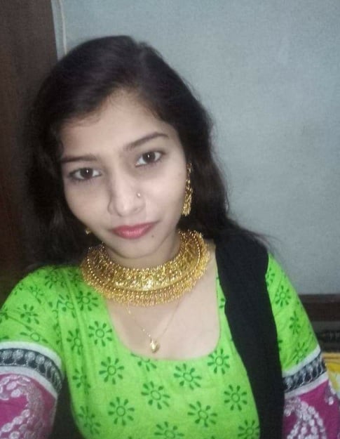 Bengali college girl hot shapely boobs photos