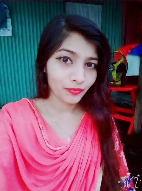 Bengali college girl hot shapely boobs photos