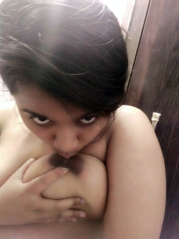 Virgin Bengali college girl topless big boobs