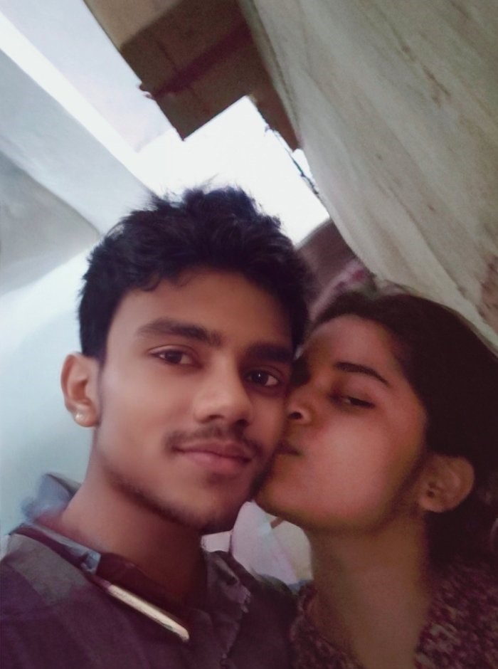 Cute girlfriend topless avatar for boyfriend photos