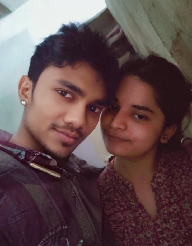 Cute girlfriend topless avatar for boyfriend photos