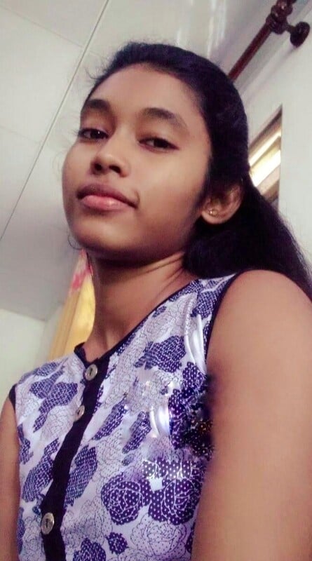 Srilankan college girl perfect nude body