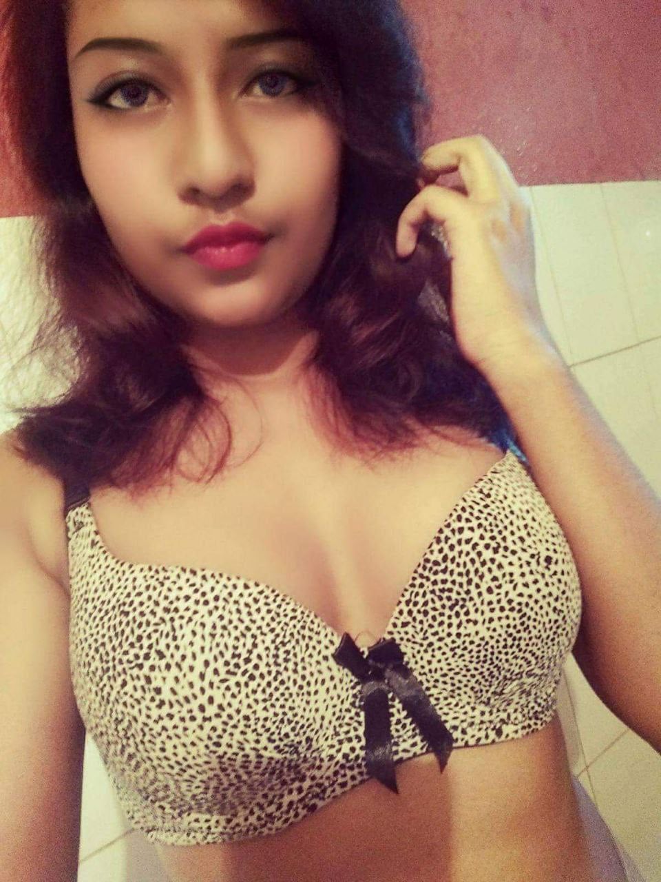 Indian beautiful college GF naked photos