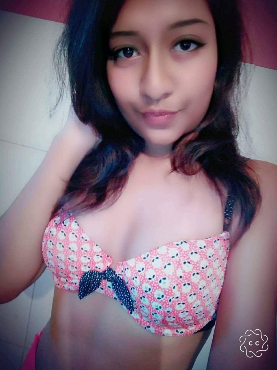 Indian beautiful college GF naked photos