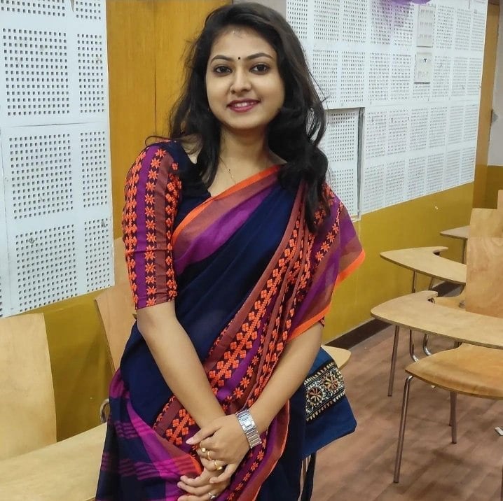 Bengali wife in saree striptease nude show for lover