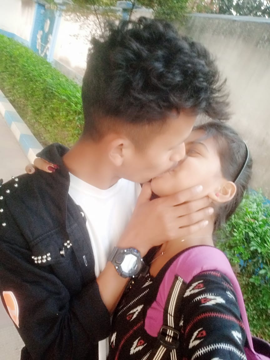 Bengali housewife naked photos shared by hubby