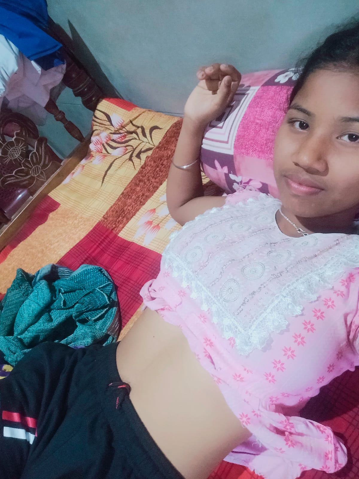 Bengali housewife naked photos shared by hubby