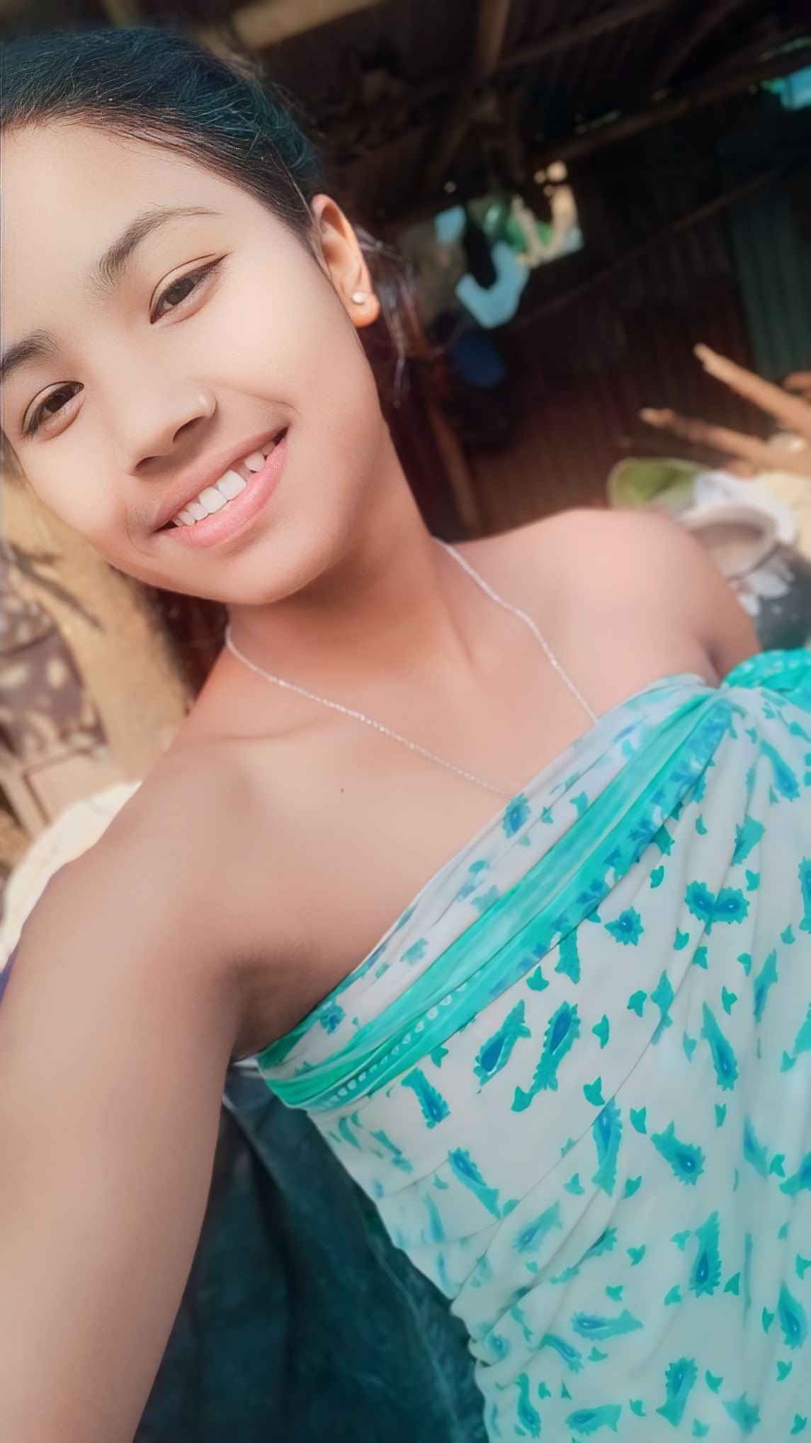 Bengali housewife naked photos shared by hubby