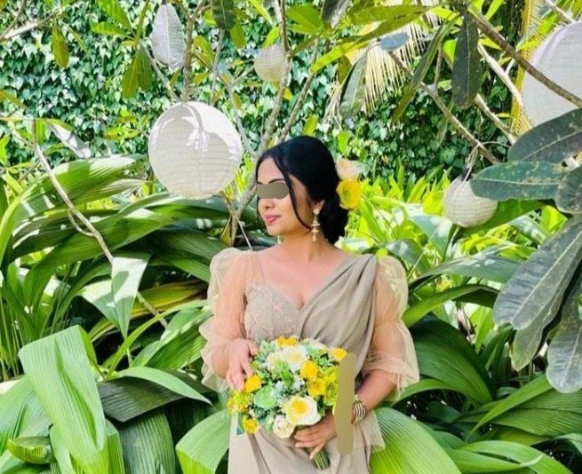 Srilankan hot girl mirror nude selfie pics