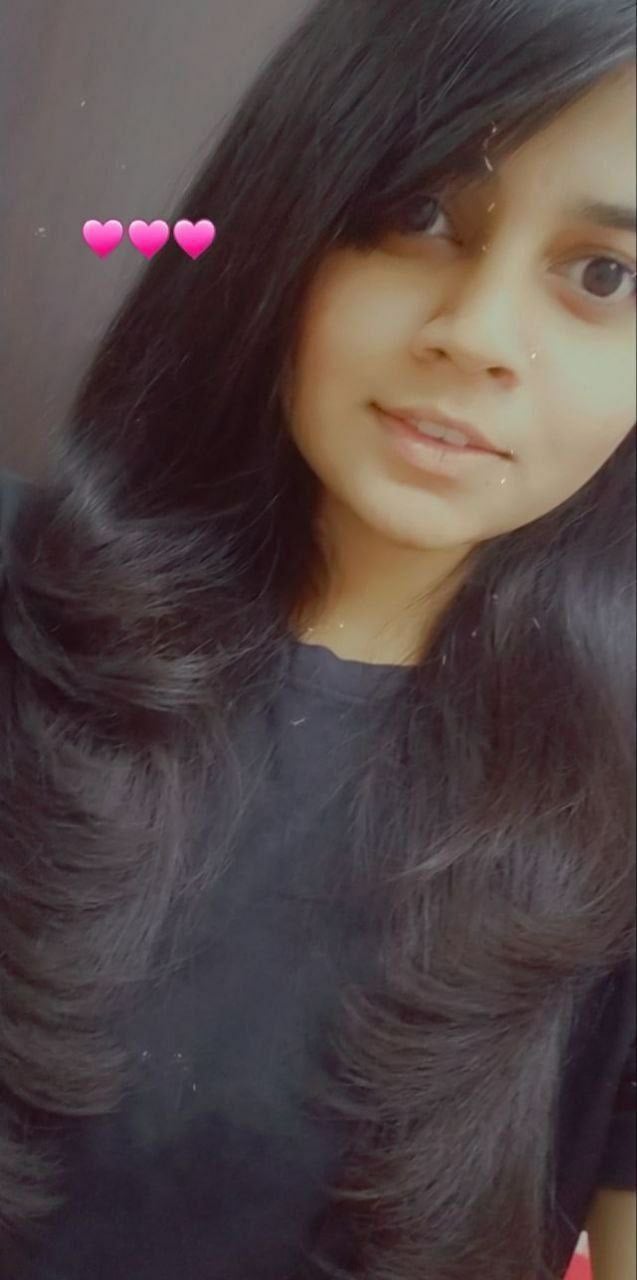 Srilankan hot girl mirror nude selfie pics