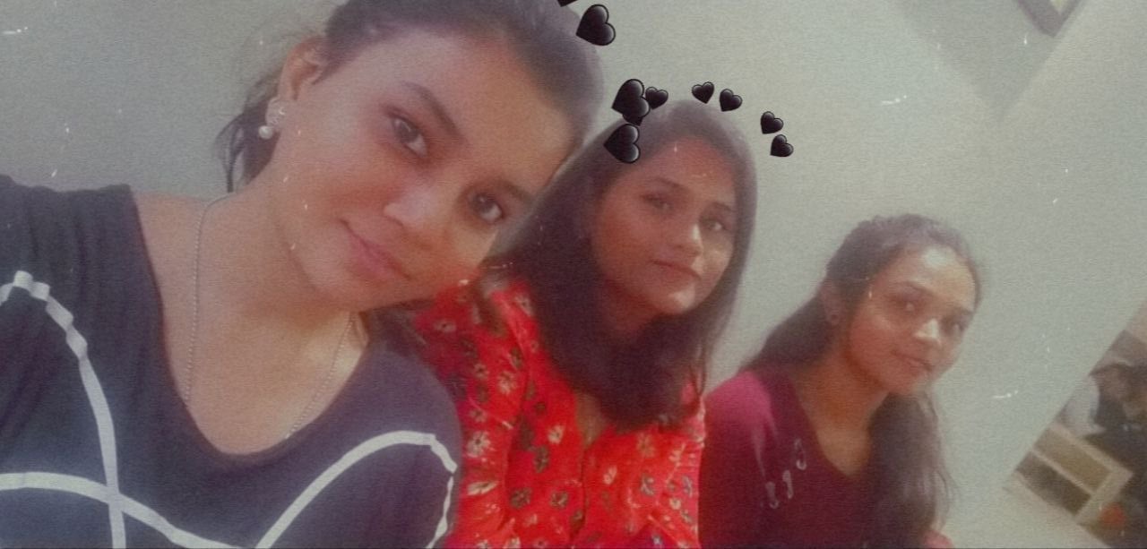 Srilankan hot girl mirror nude selfie pics