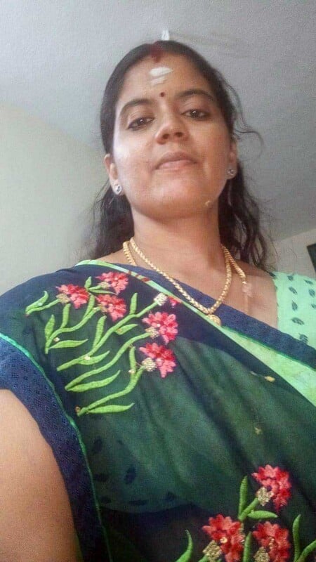 Cute Tamil wife from Madurai showing nude curves