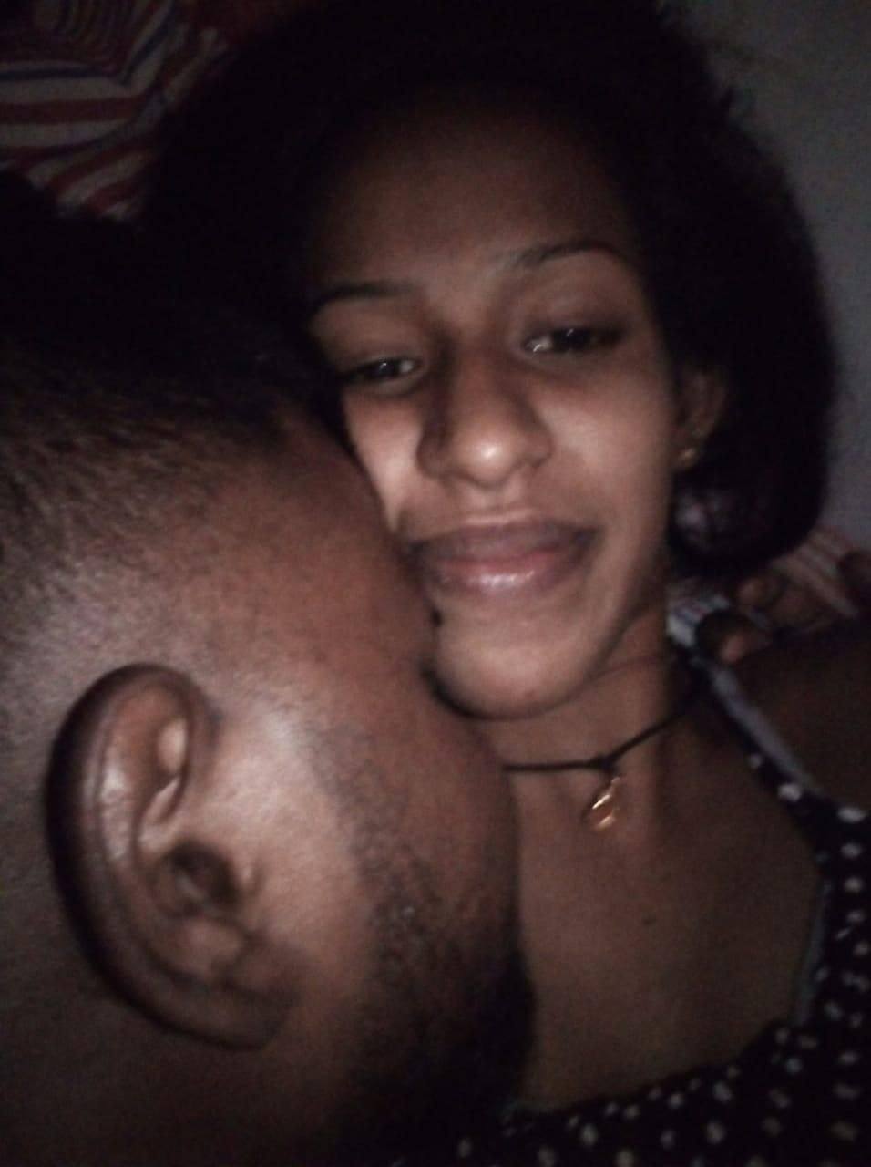 Srilankan girl smooching and nude pic and video