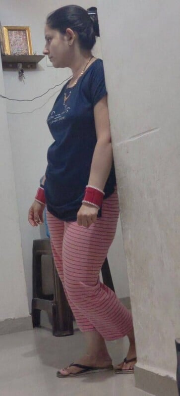 Homely Indian wife naked posing before husband