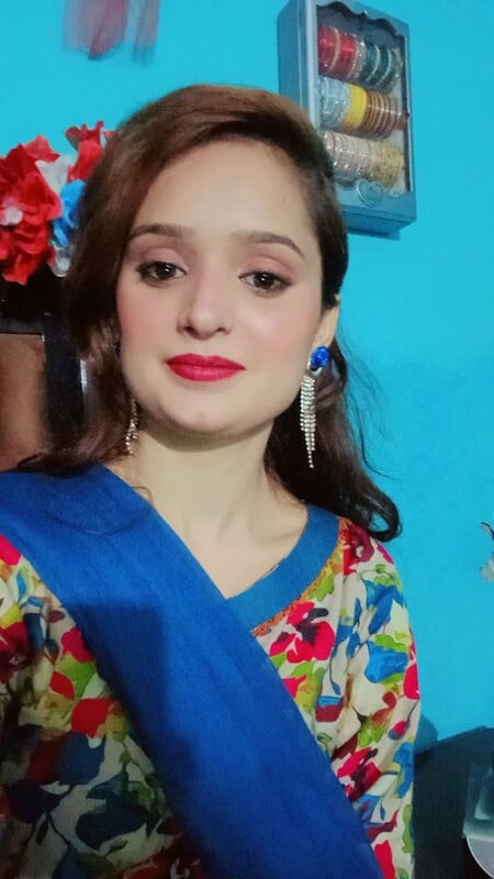 Pakistani slim teacher nude boobs and ass showing