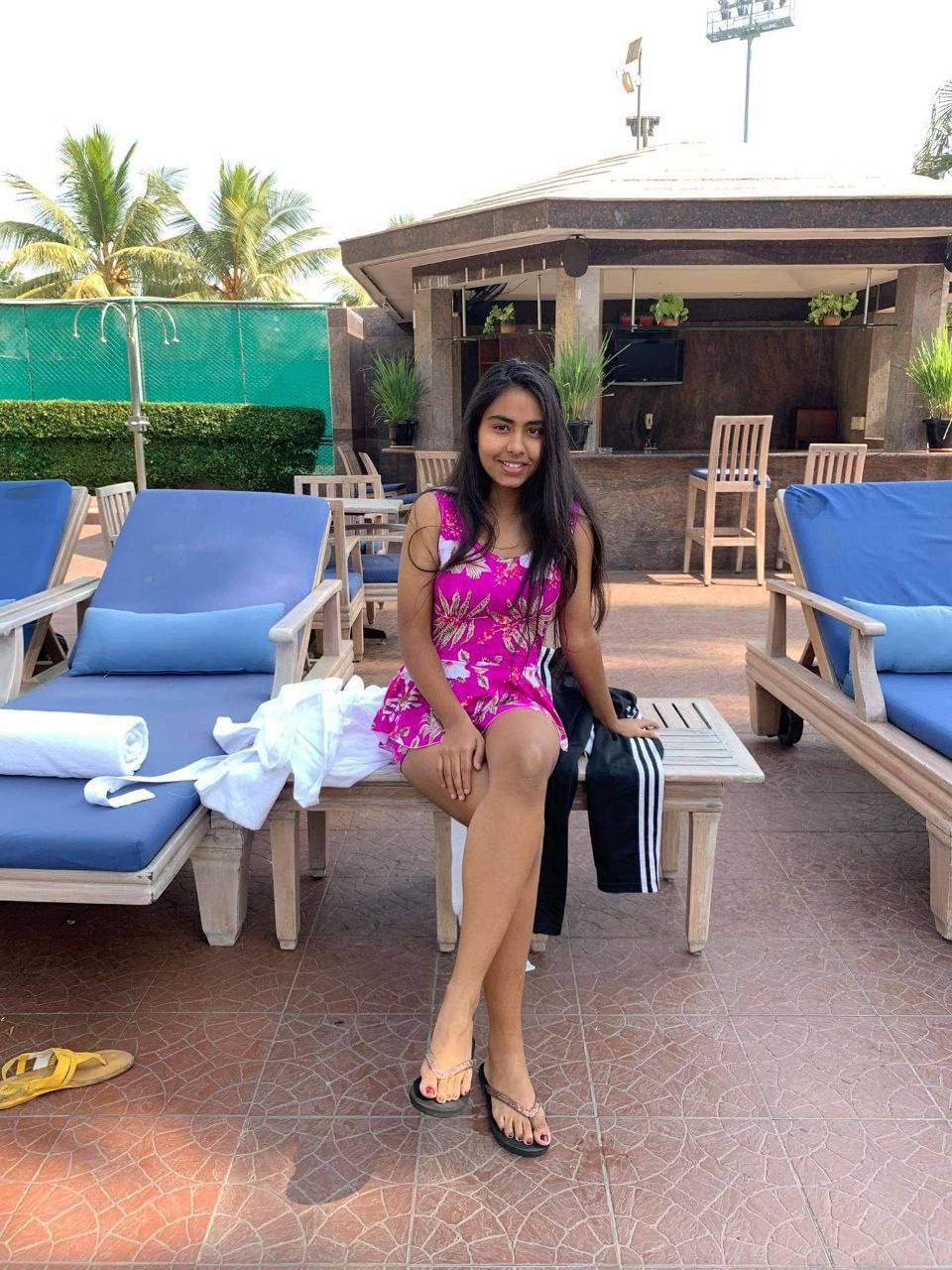 Virgin college girlfriend nude photos exposed