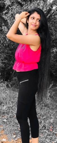 Srilankan Tamil college girl topless photos