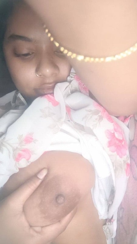 Horny Indian wife lactating boobs and nipple play
