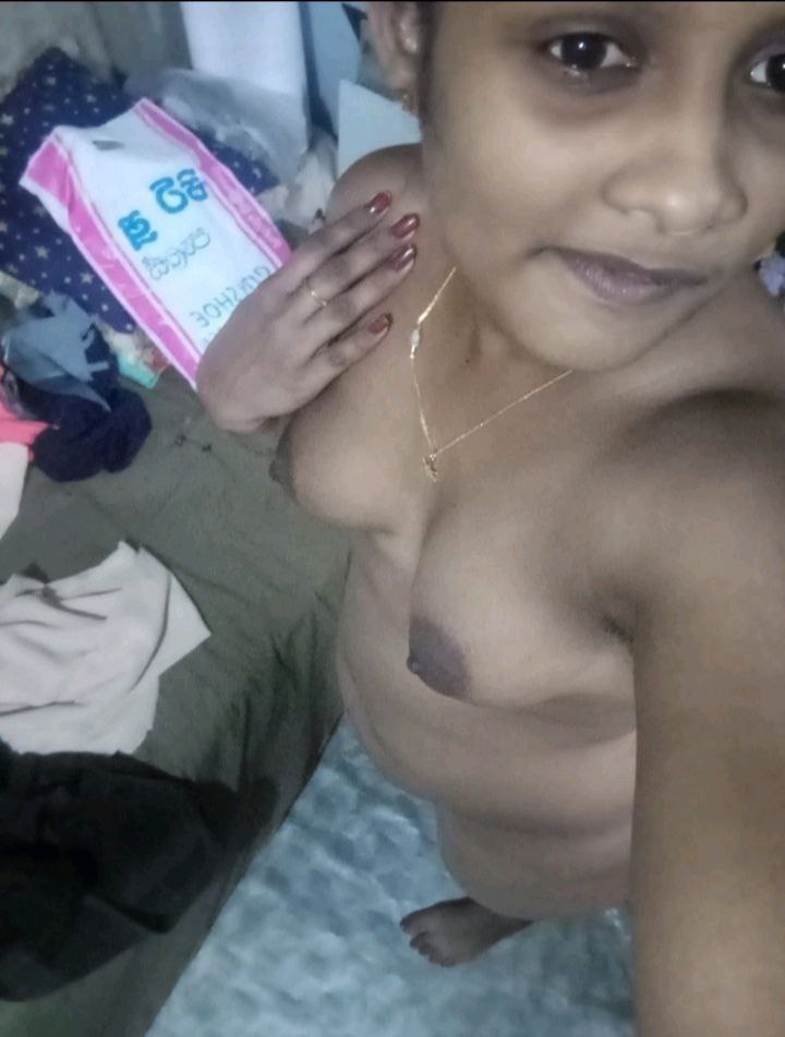 Puffy nipples Srilankan girl nude photos leaked
