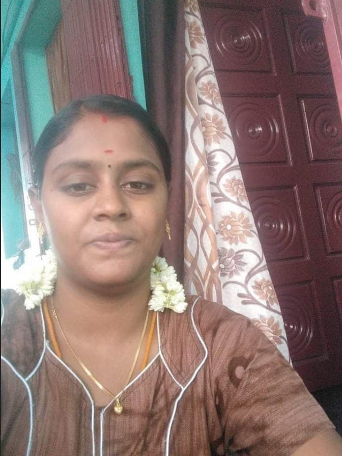 Hot Tamil wife topless in bathroom photos