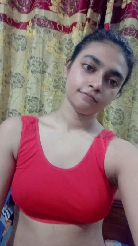 Young and beautiful Bangladeshi showing nude figure