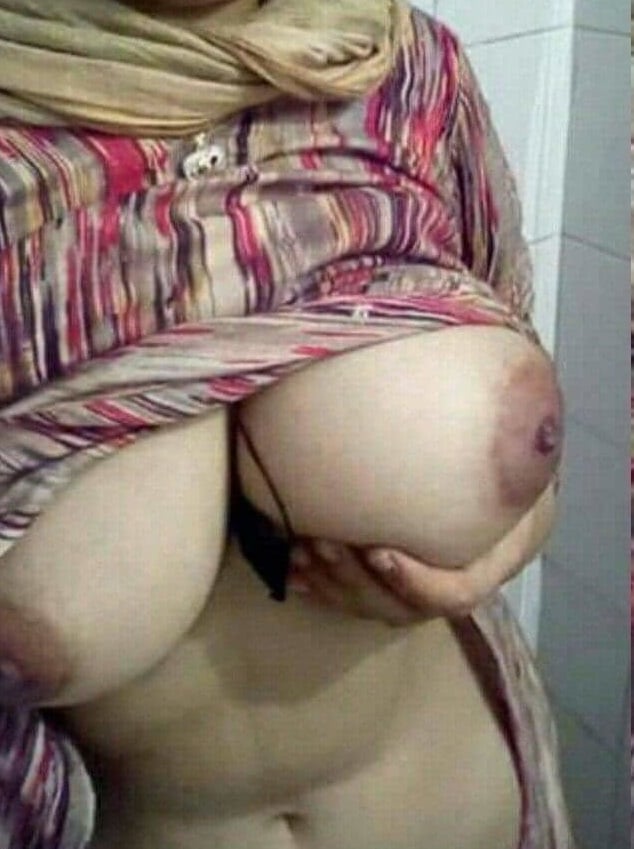 Desi housewife big boobs and nude pussy pics