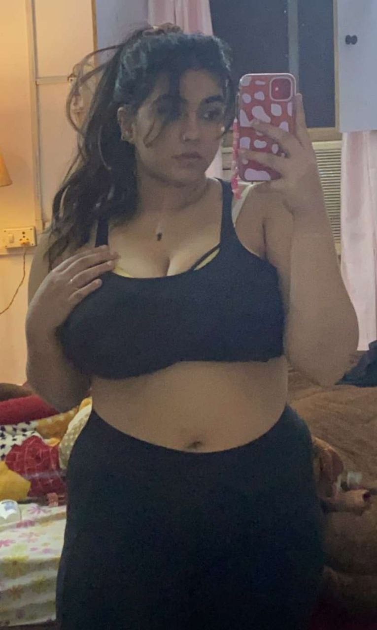 Busty wife big boobs showing photos leaked online