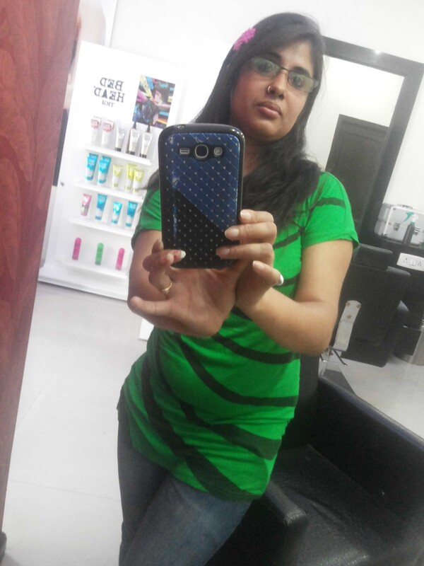 Mumbai wife cheats husband and shows big boobs