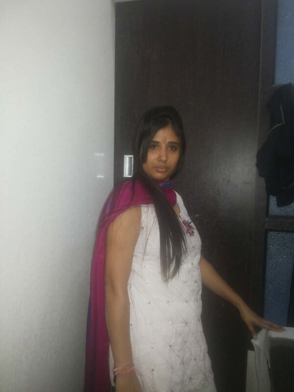 Mumbai wife cheats husband and shows big boobs