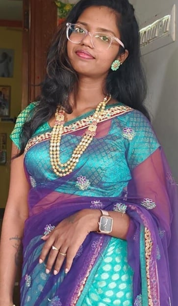 Hottest Tamil wife nude striptease selfies for ex-lover