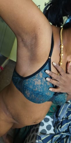 Hottest Tamil wife nude striptease selfies for ex-lover