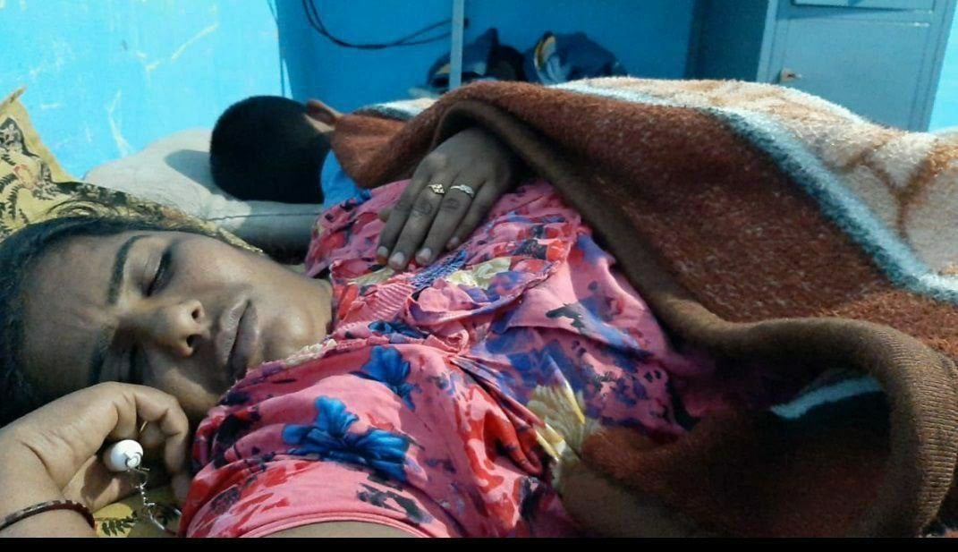 Chennai housewife boobs sucking by husband